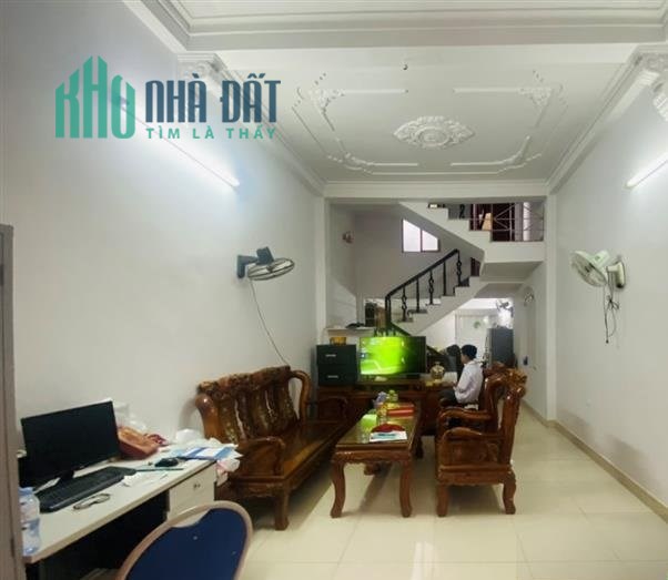 Bán nhà 64m x 3 tầng độc lập sân cổng riêng GIÁ 3.3 tỉ ngay Quán Nam
