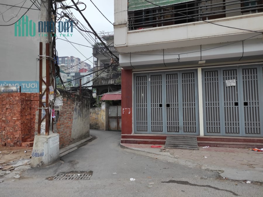 Bán nhà Ngọc Lâm, Long Biên, 40m2 x 3 tầng Chỉ có 3,2 tỷ. LH: 0913182011