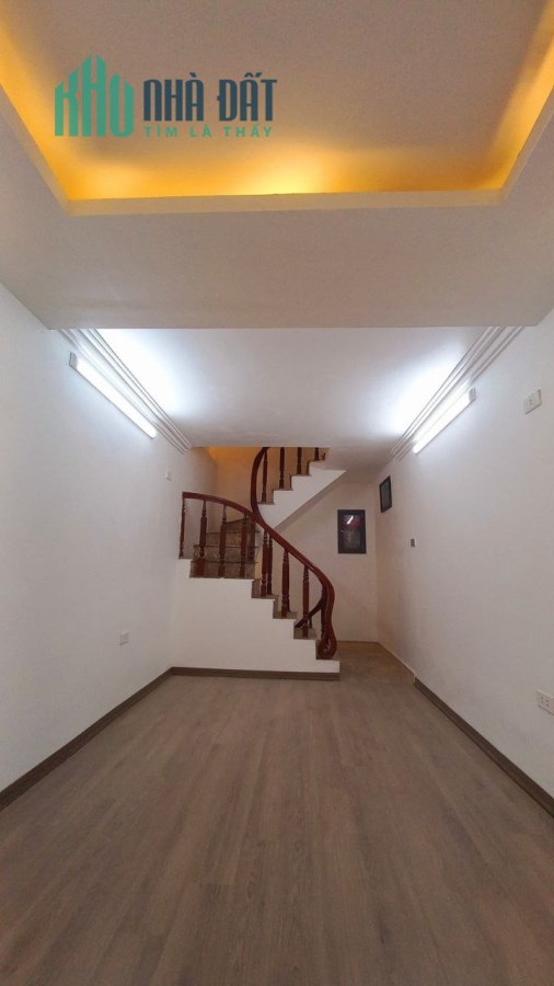 BÁN NHÀ ĐẸP KHU VĂN MIẾU 40m2 TRUNG TÂM ĐỐNG ĐA, NGÕ THÔNG, GẦN PHỐ 4 tỷ LH 0966037496