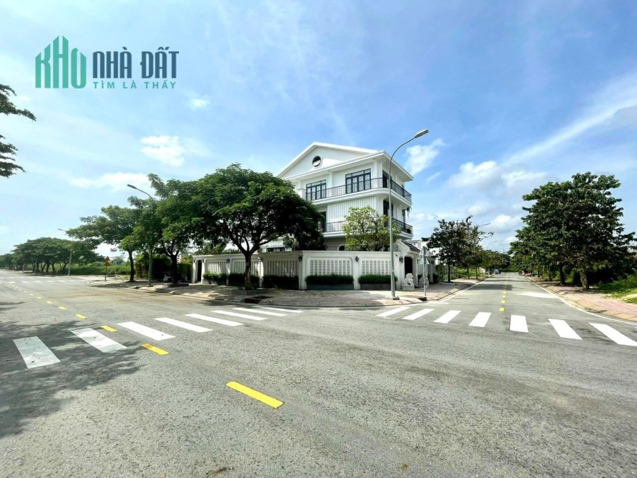 BÁN ĐẤT 2 MẶT TIỀN - ĐƯỜNG NHỰA 6M - 5,5M X 24M - XE HƠI TRÁNH NHAU - NHỈNH 6 TỶ
