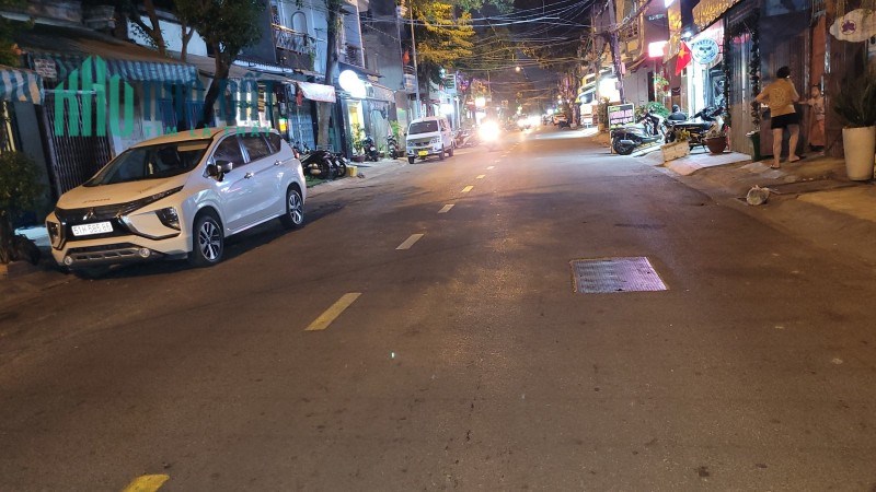Nhà Mặt tiền tiện kinh doanh đa ngành, gần AEON TP 4T 3.5x8 giá chỉ 5 tỷxx