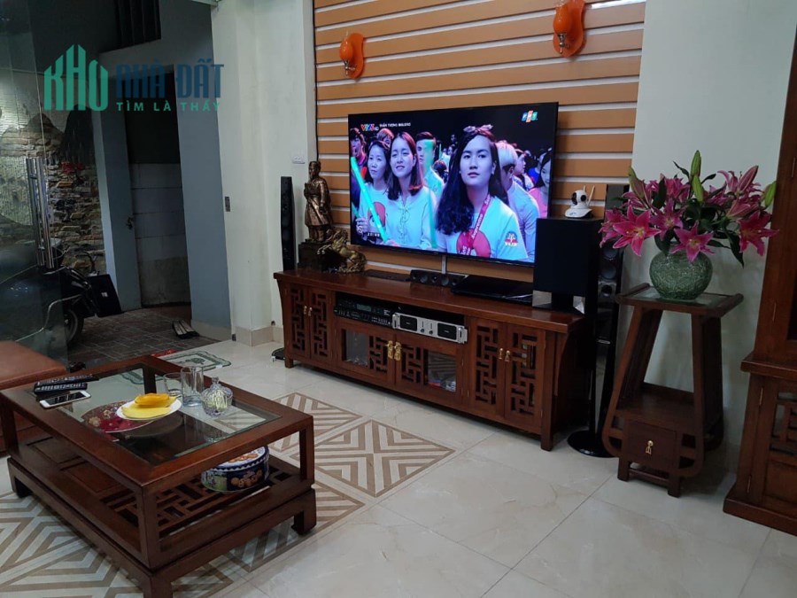 XEM NGAY! NHÀ ĐẸP Cầu Giấy Phân lô Ô tô cạnh nhà 45m2 5 tầng đẹp, TẶNG NỘI THẤT VIP ở ngay
