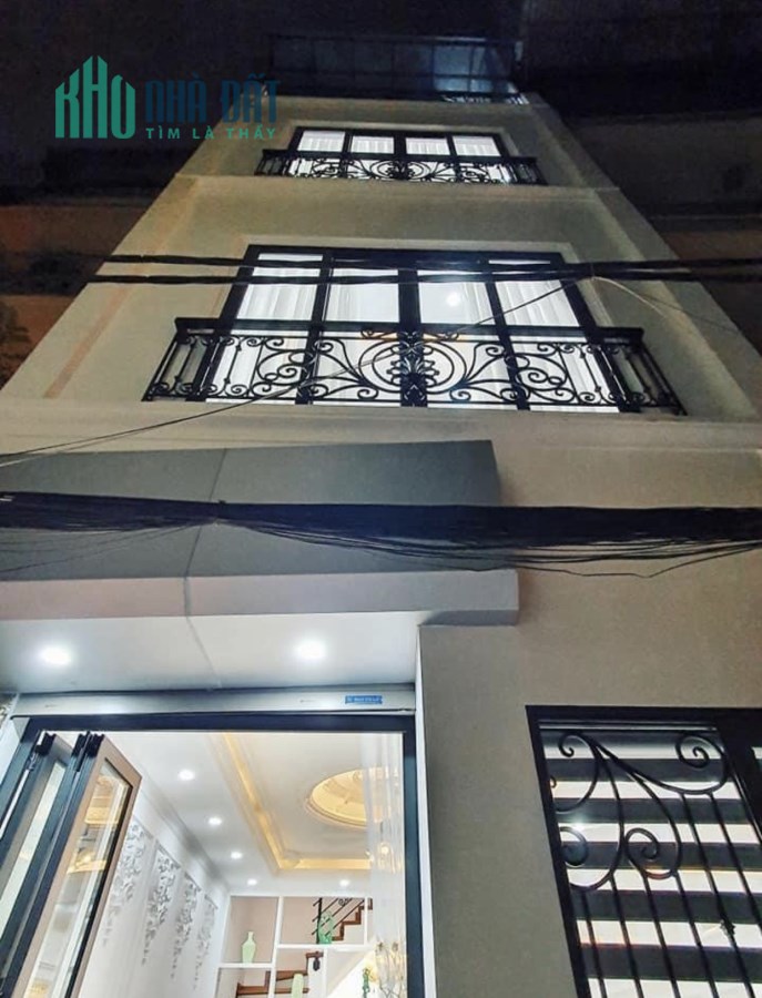Chủ cần bán gấp! Nhà ở Chính Kinh 50m2 - 3 tầng - 4 Tỷ