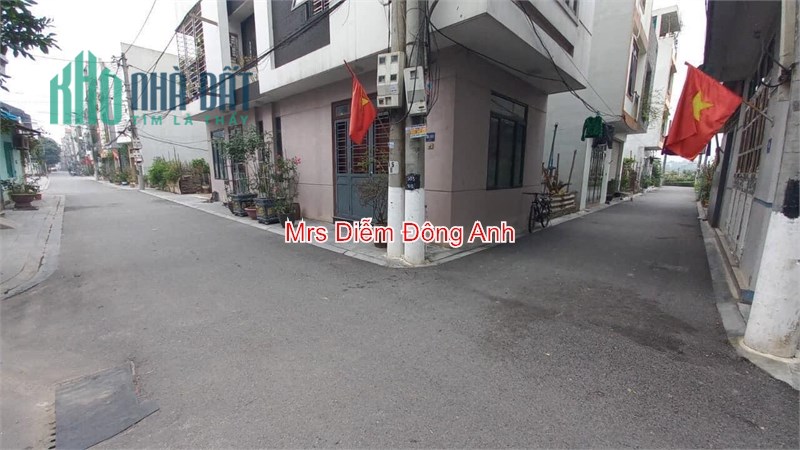 Nhỉnh 40 triệu, Mrs Diễm cần bán 2 lô đất trung tâm Z153, tổ 11 Thị Trấn Đông Anh