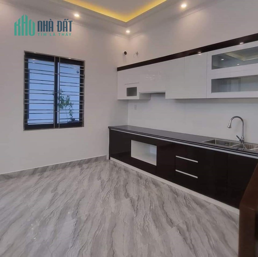 Bán nhà mới tinh 45m x 3 tầng  có sân cổng riêng GIÁ 2.08 tỉ tại Ngô Gia Tự