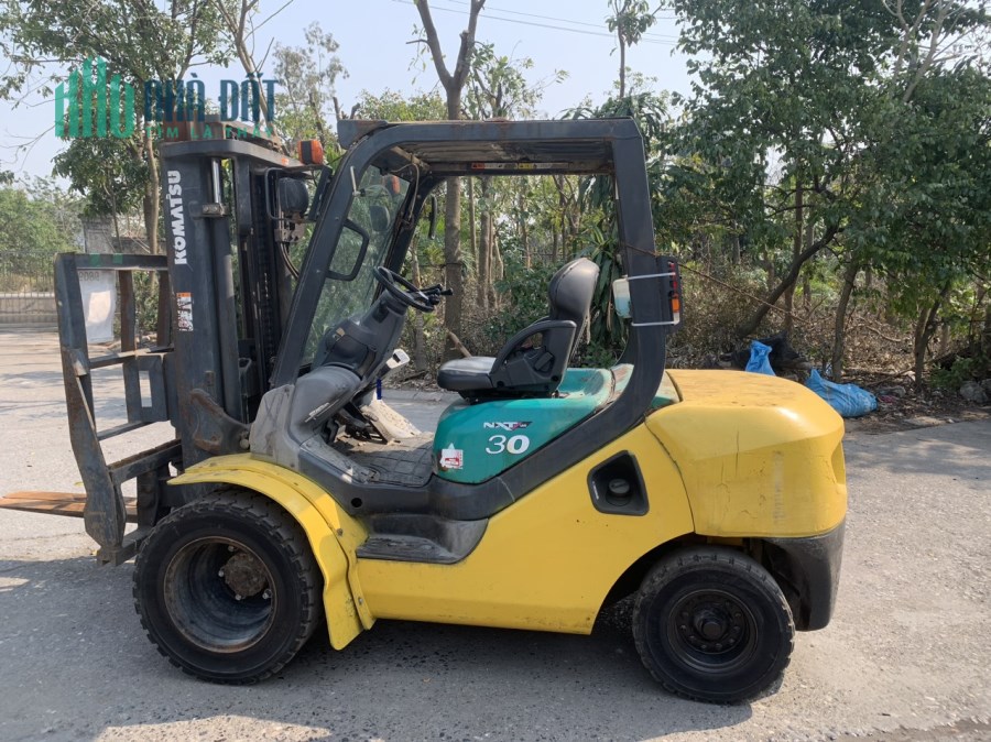 Cần bán Komatsu 2,5 tấn số sàn