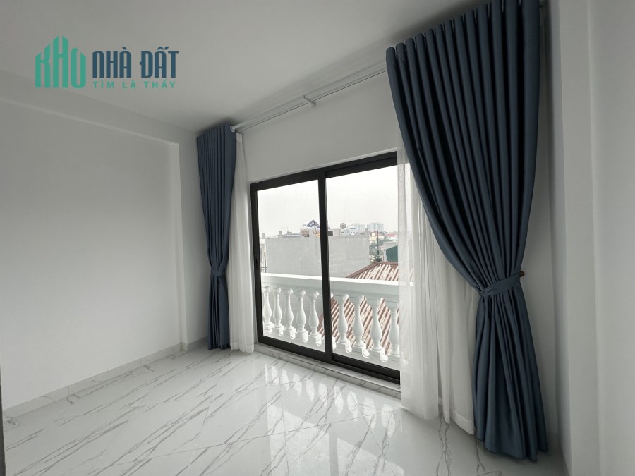 Bán nhà Phúc Lợi, Dt 34m, nhà ô tô vào nhà, 5 Tầng giá hơn 3 tỷ.