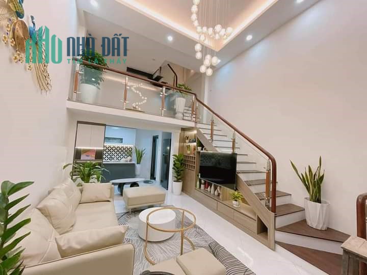 SIÊU HIẾM PHỐ LẠC TRUNG, QUẬN HAI BÀ TRƯNG. DT35M2, 5 TẦNG. Chỉ 4.5 tỷ.