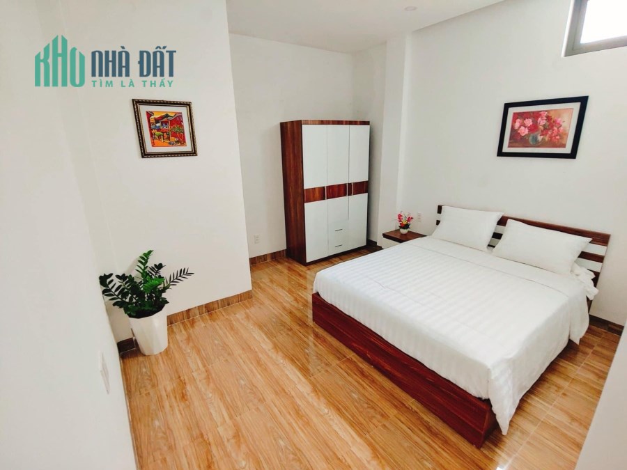 Bán toà căn hộ mặt tiền đường Phạm Cự Lượng, Sơn Trà, 5 tầng, 81 m2, Ô tô đỗ, gần biển Mỹ Khê. Chỉ