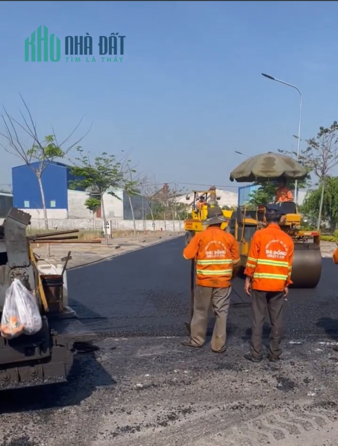 Bán nhà mới gần chợ Quang Vinh 2 ngay trung tâm Khánh Bình, gần vòng xoay Kim Hằng