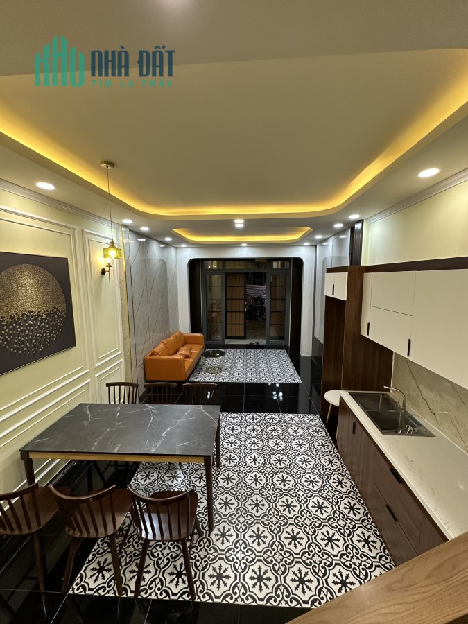 Sát mặt tiền, Xe hơi ngủ trong nhà. Ko Lộ Giới. Ko quy hoạch. Nhà Đẹp