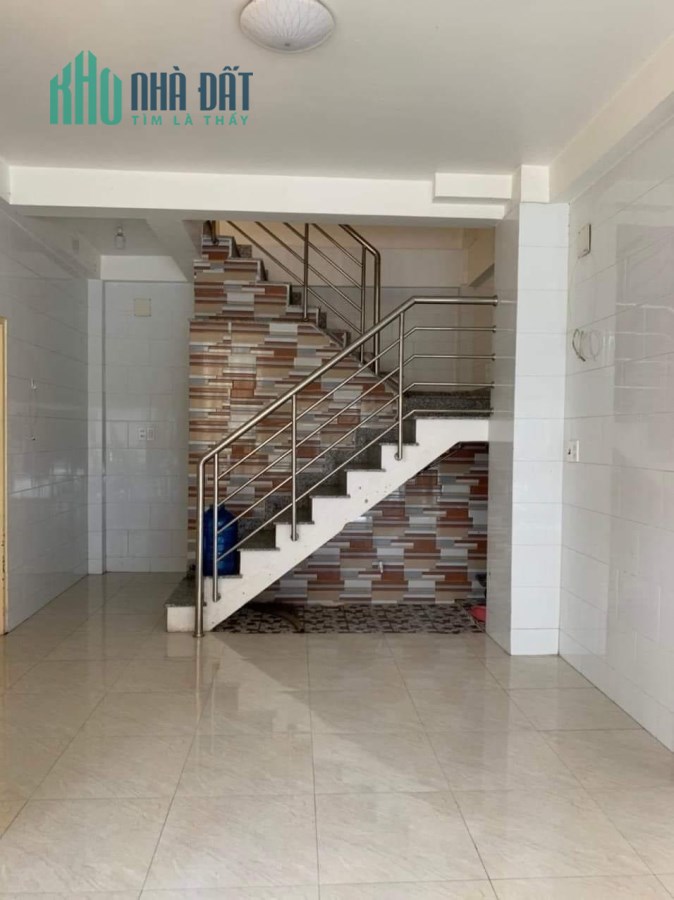 Bán nhà lô góc 2 mặt tiền thoáng đường thạch lam, 4 tầng, nhựa 10m, 34m2 chỉ 6.2 tỷ