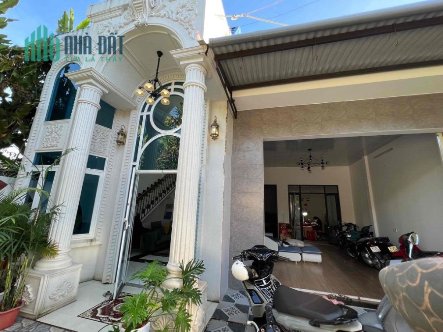 Bán nhà tân cổ điển 2 gian 9.5 x 18m chính chủ