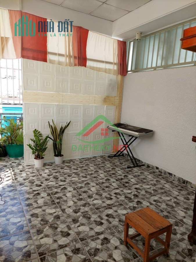 BÁN GẤP NHÀ NGUYỄN LÂM 4 TÂNG, 4 P.NGỦ HẺM 3M