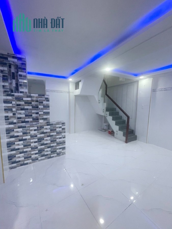 Nhà bán mới, đẹp  hẻm 219 Âu Dương Lân P2Q8 .Giá : 3.2 Tỷ TL