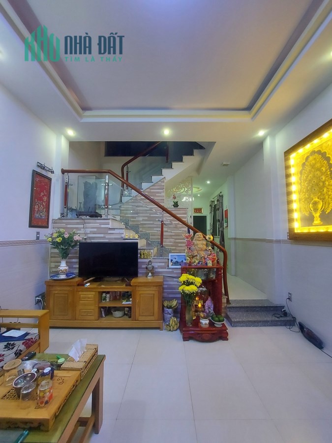 Bán nhà đường Lê Duẩn, 3 tầng, 79 m2, ô tô đỗ, Gần Công viên 29/3. Chỉ 4,4 tỷ. 0843-899-666.
