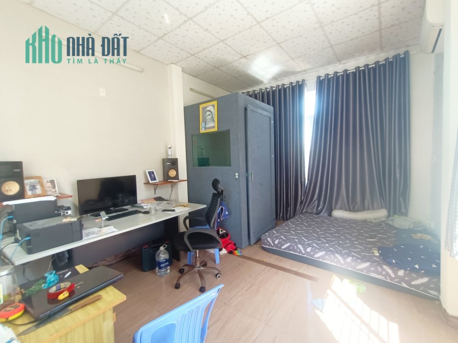 Bán nhà đường Hoàng Diệu, 3 tầng, 52 m2, kiệt 2,5m. Gần Cầu Rồng. Chỉ 3 tỷ. 0843-899-666.