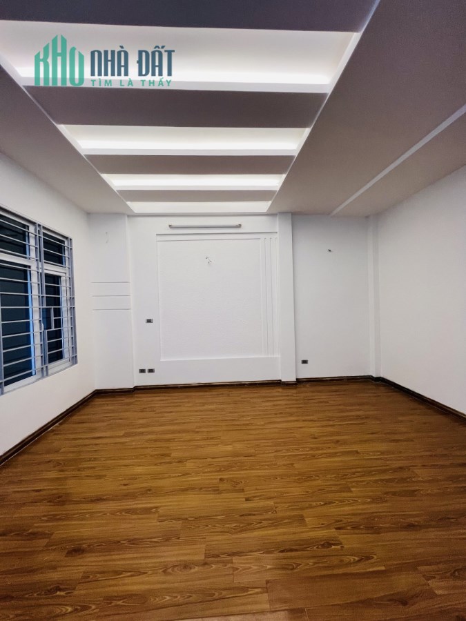 QUAN HOA, CẦU GIẤY - SÁT PHỐ - 2 THOÁNG - NHÀ ĐẸP - MẶT TIỀN RỘNG - NHỈNH 6 Tỷ
