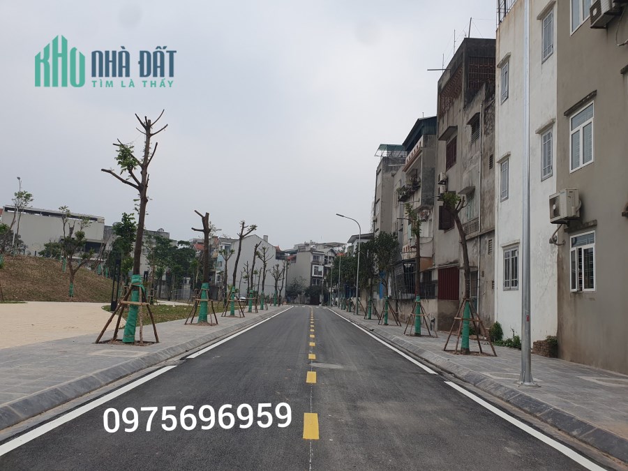 HẠ GIÁ SÂU MẢNH ĐẤT GIỮA TRUNG TÂM P. NGỌC THỤY - MẶT NGÕ THÔNG - Ô TÔ VÀO NHÀ - GIÁ MUA NGAY ĐƯỢC