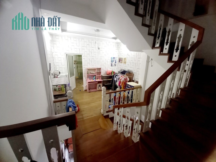 Bán nhà mặt tiền đường Nguyễn Đức Cảnh, 5 tầng, 58 m2. Ô tô đỗ, Gần Trung tâm Hành Chính. Chỉ 5,5