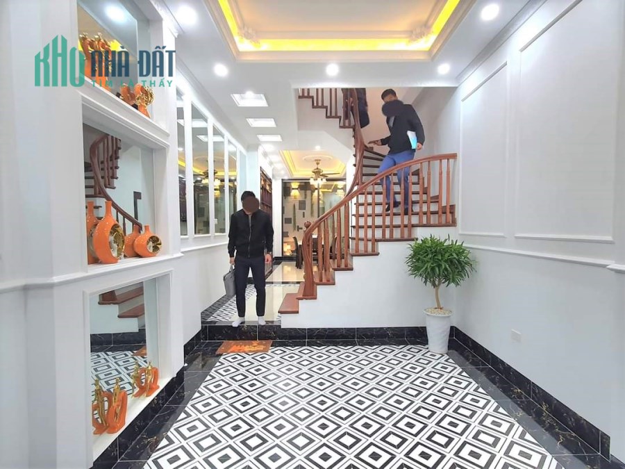 Siêu phẩm Chính Kinh, Thanh Xuân 42m2, 4 tầng, full nội thất, 2 thoáng, giá 4.05 tỷ
