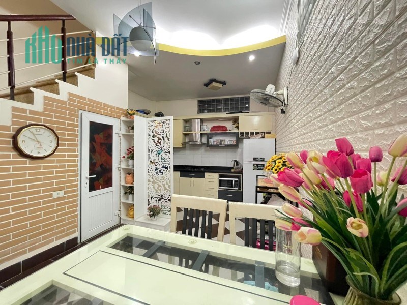 Ở SƯỚNG, bán nhà Khương Đình GẤP, SÁT PHỐ, Thoáng mát 38m2*4T giá 4tỷ.