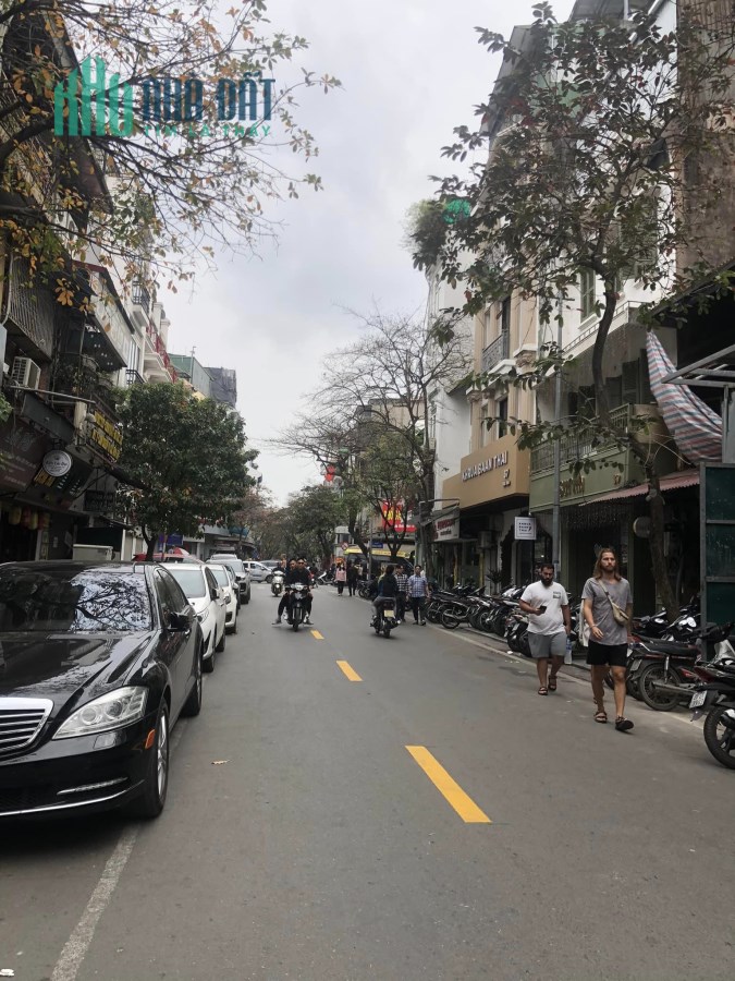 Bán nhà mặt phố Bát Đàn, Hoàn Kiếm, kinh doanh, sổ riêng, mặt tiền đẹp, 138m, 108 tỷ