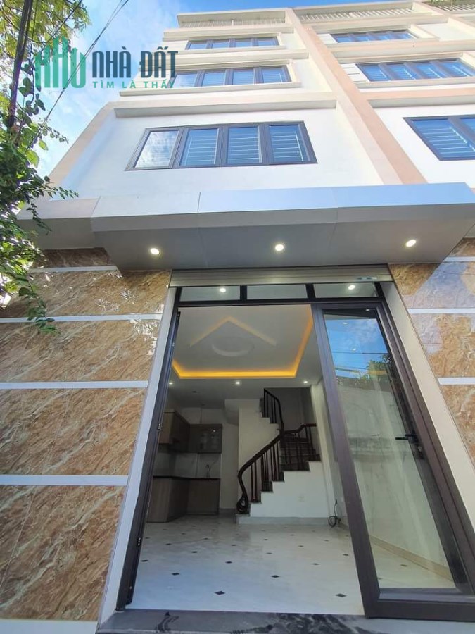 SIÊU PHẨM CẦU GIẤY NHÀ PHÂN LÔ, Ô TÔ ĐỖ CỬA CHỈ 5 TỶ