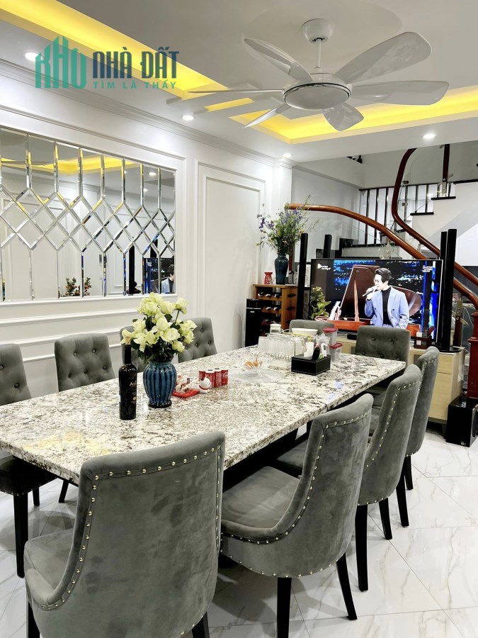 QUÁ HOT!! Bán nhà 46m2 6T 6.4 tỷ TẶNG NỘI THẤT VIP gần phố Nhân Chính Thanh Xuân 0904.688.633