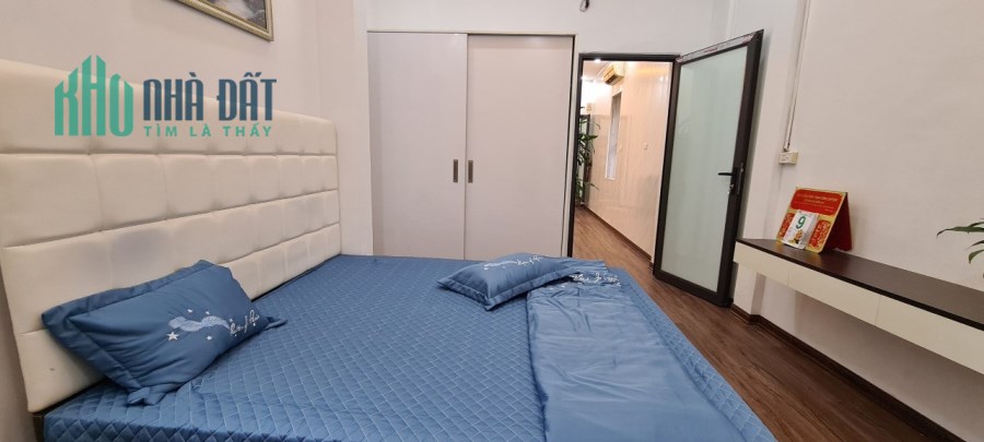 Bán nhà TT Trần Hưng Đạo, Dt sd 85m, nhà Tầng 3,4, giá hơn 1 tỷ.