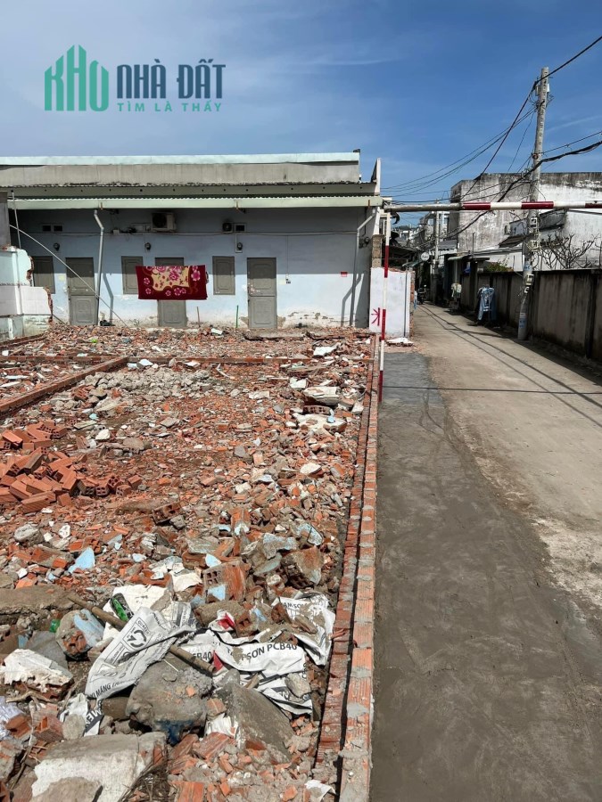 hoa hồng 1% nhận đủ
chính chủ bán đat thạnh lộc 40 q12 
dt 5,5x10 đường xe oto giá 3ty1
