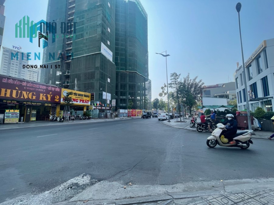 Cho thuê mặt tiền kinh doanh VIP Mặt bằng Đường Hà Huy Giáp 500m2