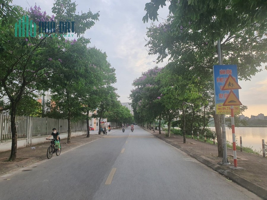 Giảm 3 tỷ Mặt Phố Ngọc Trì 103m2 - 3 Mặt Tiền, Oto Tránh Chỉ 9,9 tỷ - View Hồ