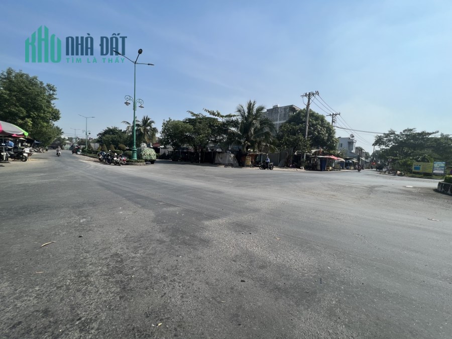 Bán nhà Quận 12 bao đầu tư - Ngang 7.5 - 7PN7WC - 4 tỷ 690 - 1 bước ra MT