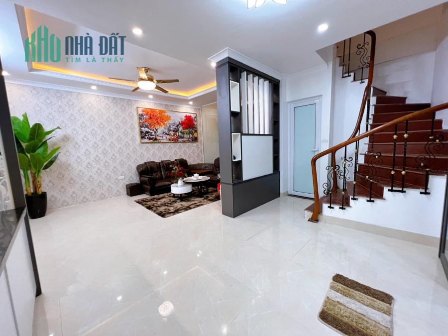 Bán nhà Phố Hoàng Ngân Thanh Xuân KD dòng tiến sổ đỏ  48m2 5 tầng MT 4,3m Nhỉnh 6 tỷ.