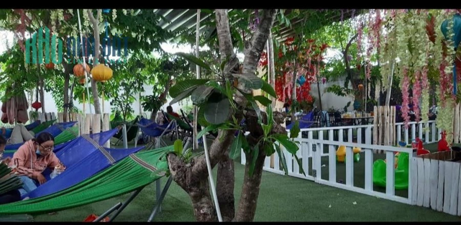 CẦN SANG NHƯỢNG QUÁN CÀ PHÊ SÂN VƯỜN - VÕNG
CÓ MẶT TIỀN RỘNG