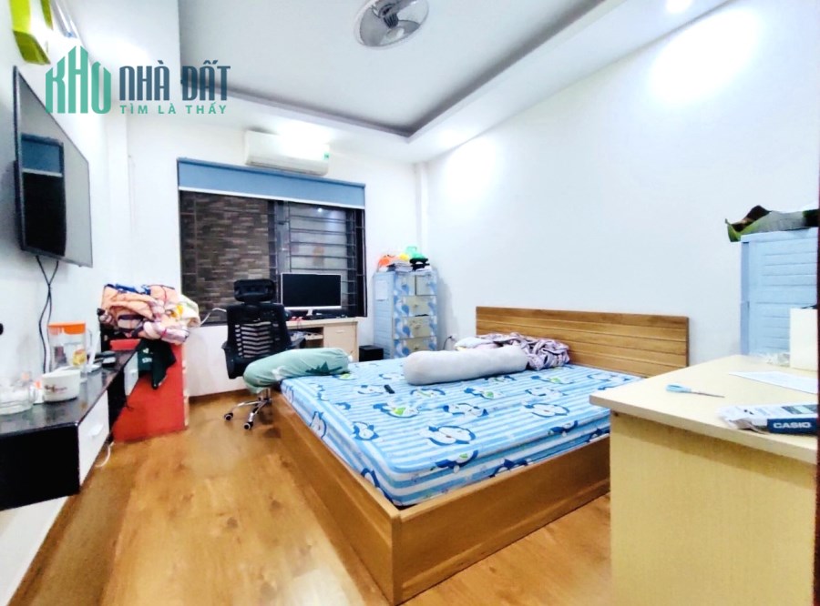 Bán nhà Giáp Nhất Thanh Xuân LÔ GÓC, SỔ VUÔNG ĐẸP, 49m x 5 Tầng x 4.1 Tỷ. 0969356066
