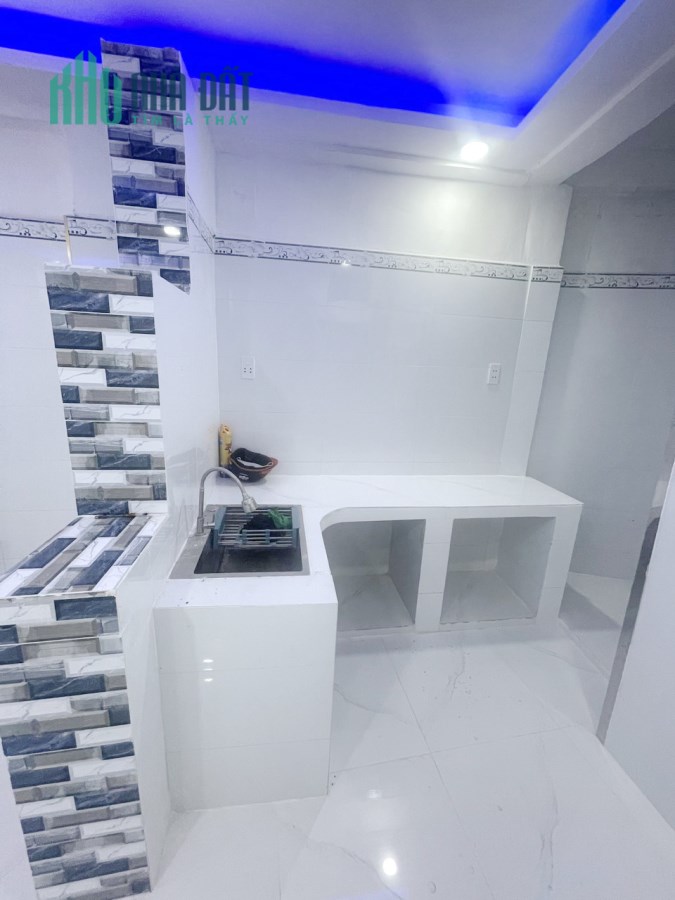 Nhà mới hẻm 219 Âu Dương Lân P2Q8. Giá : 3,2 tỷ TL