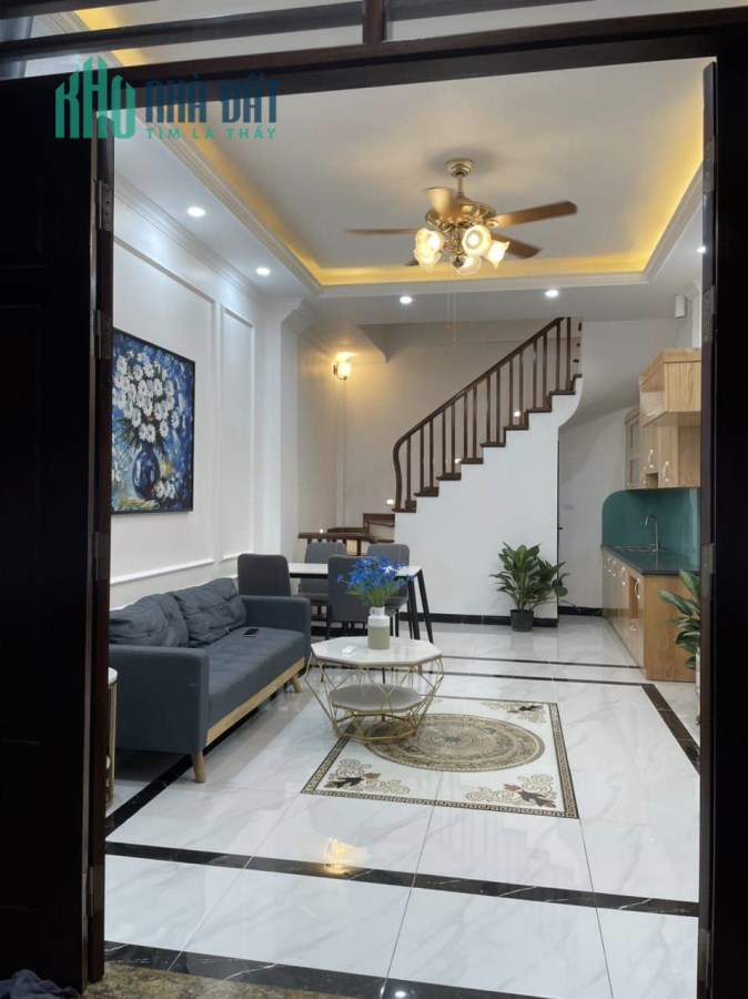 Bán Nhà Đẹp Phố Chu Huy Mân, Phúc Đồng, Long Biên 33m2, 5T giá 3,1 tỷ