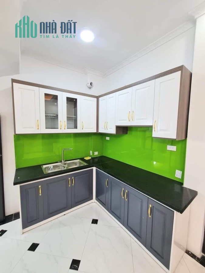 [GẤP] Cần tiền bán nhanh căn nhà Linh Đàm, ngõ ô tô, 59m2, mặt tiền 5.2m, giá rẻ 5.2 tỷ.