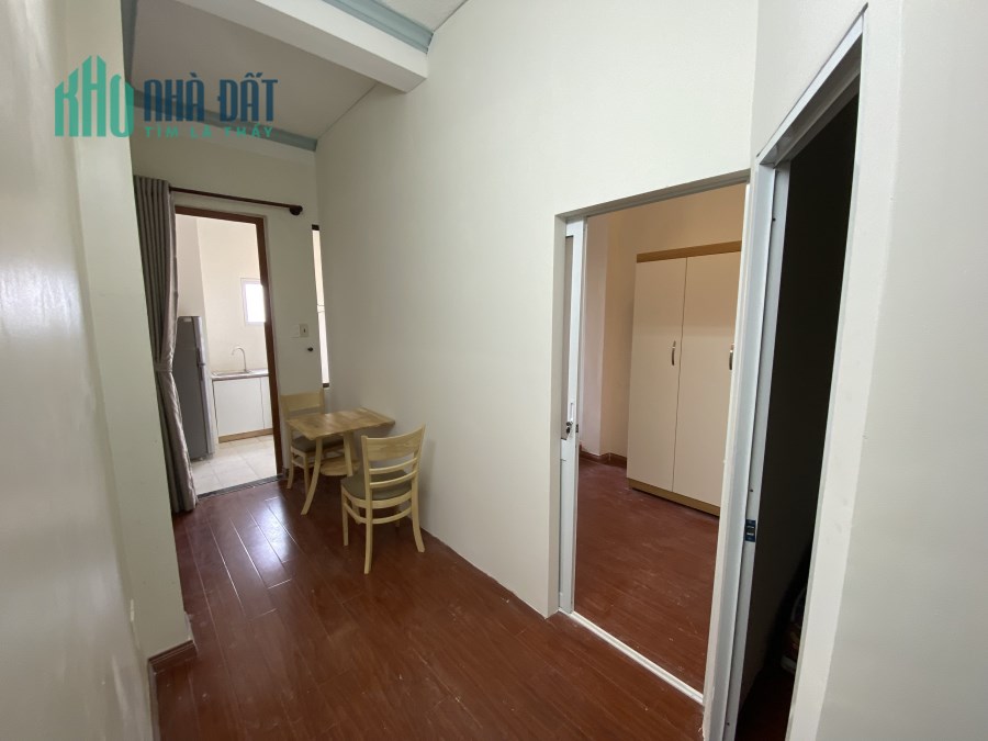 CHO THUÊ CHDV QUẬN 11- 2 PHÒNG NGỦ- CỬA SỔ- BAN CÔNG