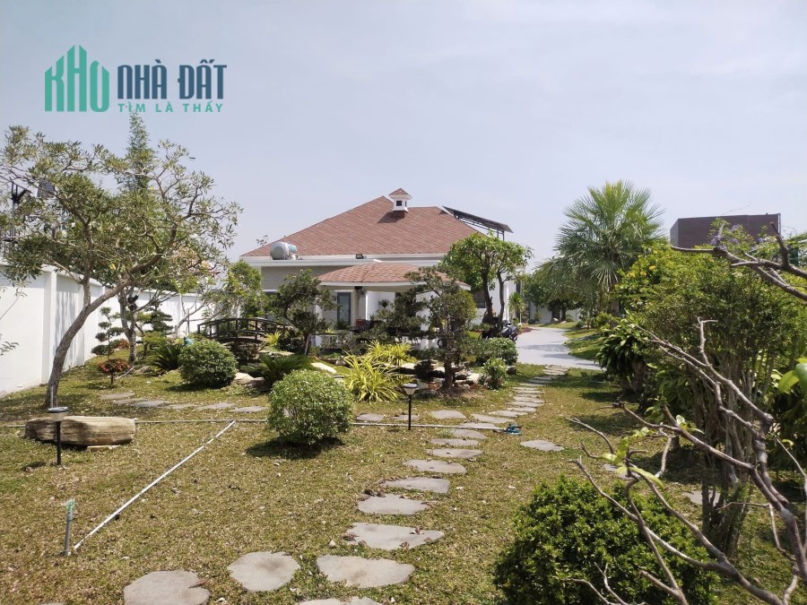 Bán biệt thự vườn 3042m2 tặng nội thất cao cấp Đinh Đức Thiện Long An