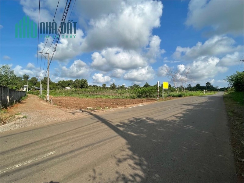 Cần bán đất Xã HÀNG GÒN - TP.  LONG KHÁNH.Đất bằng phẳng cực đẹp. 
Vị trí vô cùng thuận lợi