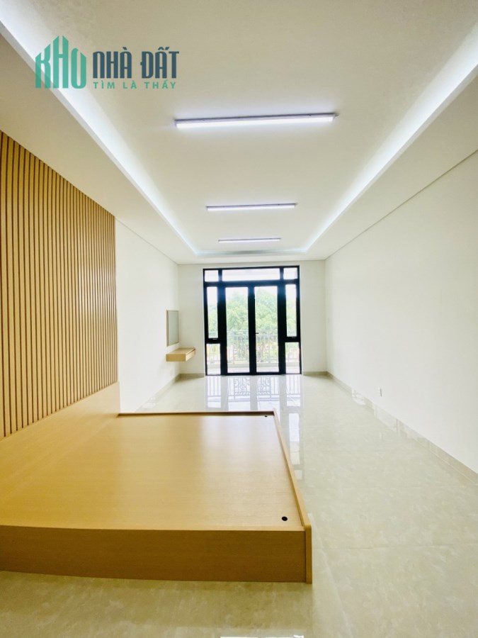Mặt tiền đường 110m2 3 tầng ngay Bà Hom Quận 6 kinh doanh đỉnh.