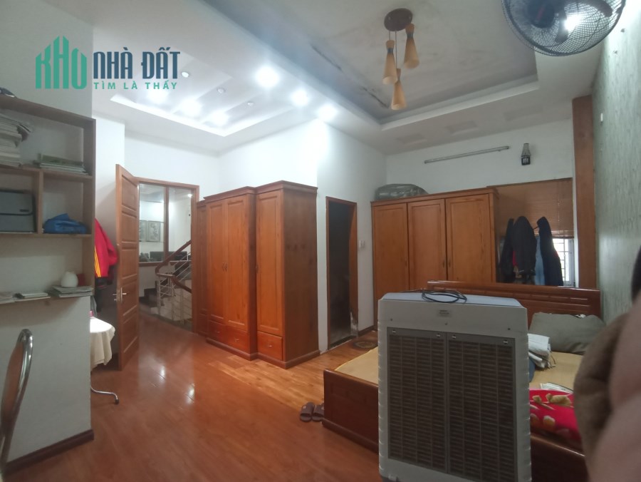 Bán nhà đường Hoàng Diệu, Hải Châu, 3 tầng, DT 118 m2, Gần Cầu Rồng. Ô tô đậu. Chỉ 3,62 tỷ.